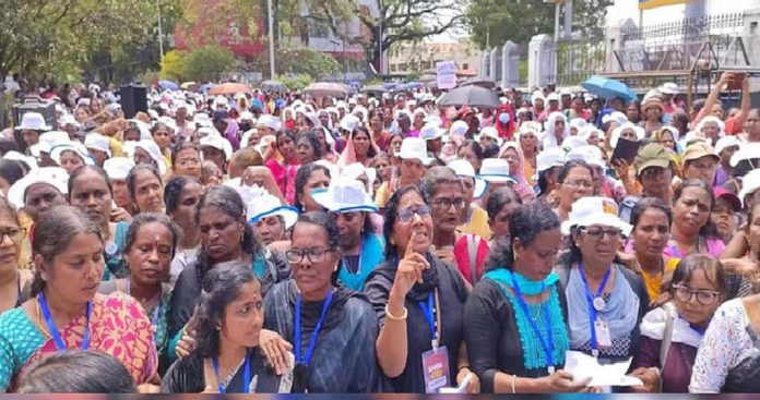 സെക്രട്ടറിയേറ്റിനു മുന്നിൽ ആശമാരുടെ നിരാഹാര സമരം ഏഴാം ദിവസത്തിലേക്ക് സെക്രട്ടറിയേറ്റിനു മുന്നിൽ ആശമാരുടെ നിരാഹാര സമരം ഏഴാം ദിവസത്തിലേക്ക്