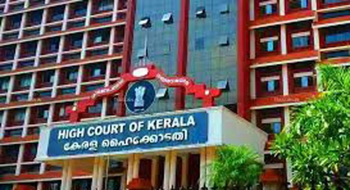 ഒറ്റത്തവണ മാത്രം ഉപയോഗിക്കാവുന്ന പ്ലാസ്റ്റിക് ഉത്പന്നങ്ങളുടെ നിര്മാണവും വില്പനയും തടയണം ; ഹൈക്കോടതി ഒറ്റത്തവണ മാത്രം ഉപയോഗിക്കാവുന്ന പ്ലാസ്റ്റിക് ഉത്പന്നങ്ങളുടെ നിര്മാണവും വില്പനയും തടയണം ; ഹൈക്കോടതി