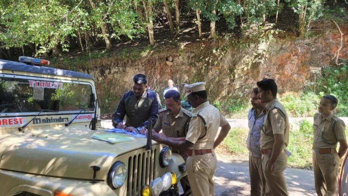 വേട്ടയാടിപ്പിടിച്ച മാനിറച്ചി വിൽപനക്ക് തയാറാക്കുന്നതിനിടെ മലപ്പുറം സ്വദേശി പിടിയിൽ വേട്ടയാടിപ്പിടിച്ച മാനിറച്ചി വിൽപനക്ക് തയാറാക്കുന്നതിനിടെ മലപ്പുറം സ്വദേശി പിടിയിൽ