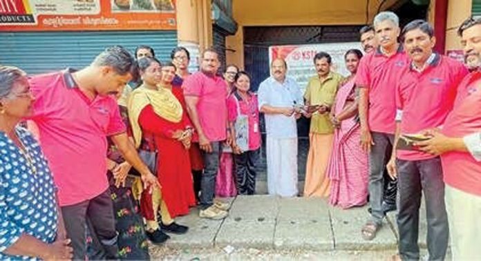 കെഎസ്ടിഎ ചെങ്ങന്നൂർ ഉപജില്ലാ കമ്മിറ്റിയും ടീച്ചേഴ്സ് ബ്രിഗേഡും സംയുക്തമായി ലഹരിവിരുദ്ധ ബോധവത്കരണം തുടങ്ങി കെഎസ്ടിഎ ചെങ്ങന്നൂർ ഉപജില്ലാ കമ്മിറ്റിയും ടീച്ചേഴ്സ് ബ്രിഗേഡും സംയുക്തമായി ലഹരിവിരുദ്ധ ബോധവത്കരണം തുടങ്ങി