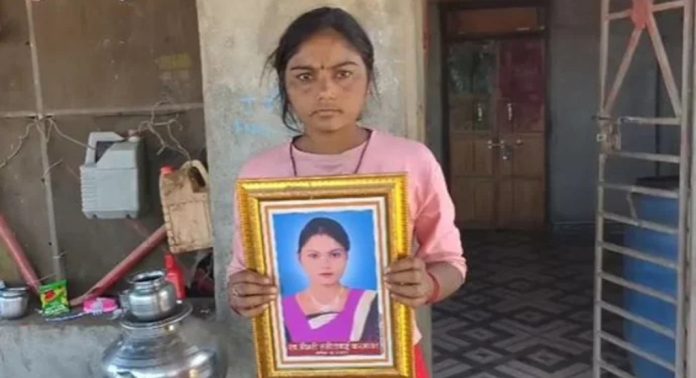 മരിച്ചെന്ന് കരുതിയ സ്ത്രീ 18 മാസങ്ങൾക്ക് ശേഷം തിരിച്ചെത്തി ; കേസിൽ നാലുപേർ ജയിലിലും മരിച്ചെന്ന് കരുതിയ സ്ത്രീ 18 മാസങ്ങൾക്ക് ശേഷം തിരിച്ചെത്തി ; കേസിൽ നാലുപേർ ജയിലിലും