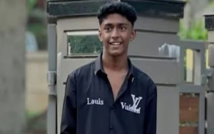 ഷഹബാസിന്റെ തലയോട്ടി തകര്ന്നെന്ന് പോസ്റ്റ് മോര്ട്ടം റിപ്പോര്ട്ട് ; അഞ്ച് വിദ്യാര്ഥികള്ക്കെതിരെ കൊലക്കുറ്റം ഷഹബാസിന്റെ തലയോട്ടി തകര്ന്നെന്ന് പോസ്റ്റ് മോര്ട്ടം റിപ്പോര്ട്ട് ; അഞ്ച് വിദ്യാര്ഥികള്ക്കെതിരെ കൊലക്കുറ്റം
