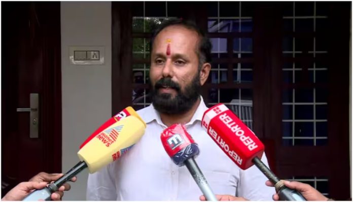 കൊടകര കുഴൽപ്പണ കേസ് : ഇ ഡിയും ഇൻകം ടാക്സും അന്വേഷണം നടത്തണമെന്ന് പ്രത്യേക അന്വേഷണ സംഘം കൊടകര കുഴൽപ്പണ കേസ് : ഇ ഡിയും ഇൻകം ടാക്സും അന്വേഷണം നടത്തണമെന്ന് പ്രത്യേക അന്വേഷണ സംഘം