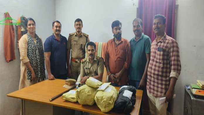 അഞ്ച് കിലോ കഞ്ചാവുമായി യുവാവ് എക്സൈസിന്റെ പിടിയിൽ അഞ്ച് കിലോ കഞ്ചാവുമായി യുവാവ് എക്സൈസിന്റെ പിടിയിൽ