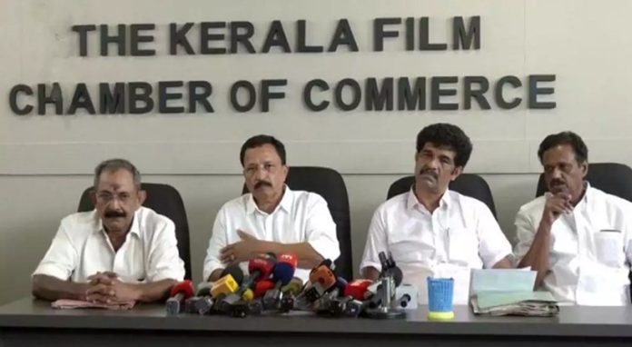 ആവശ്യങ്ങളില് തീരുമാനം ആയില്ലെങ്കില് സൂചനാ പണിമുടക്ക് നടത്തും : ഫിലിം ചേംബര് ആവശ്യങ്ങളില് തീരുമാനം ആയില്ലെങ്കില് സൂചനാ പണിമുടക്ക് നടത്തും : ഫിലിം ചേംബര്