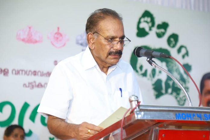 മനുഷ്യ – വന്യജീവി സംഘർഷങ്ങൾക്കെതിരെ പുതിയ തയ്യാറെടുപ്പുകൾ നടത്തുകയാണ് ഗോത്രഭേരി പദ്ധതിയുടെ ലക്ഷ്യം : മന്ത്രി എ.കെ ശശീന്ദ്രൻ മനുഷ്യ – വന്യജീവി സംഘർഷങ്ങൾക്കെതിരെ പുതിയ തയ്യാറെടുപ്പുകൾ നടത്തുകയാണ് ഗോത്രഭേരി പദ്ധതിയുടെ ലക്ഷ്യം : മന്ത്രി എ.കെ ശശീന്ദ്രൻ