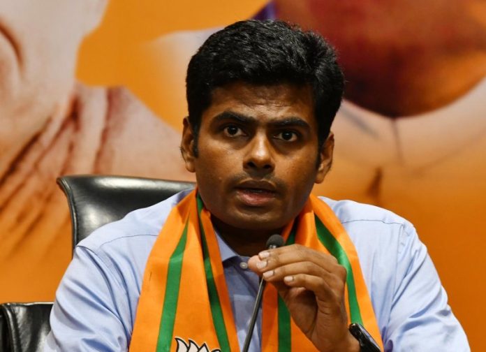 ത്രിഭാഷാ തർക്കം ; സ്റ്റാലിനെ രൂക്ഷമായി വിമർശിച്ച് അണ്ണാമലൈ ത്രിഭാഷാ തർക്കം ; സ്റ്റാലിനെ രൂക്ഷമായി വിമർശിച്ച് അണ്ണാമലൈ