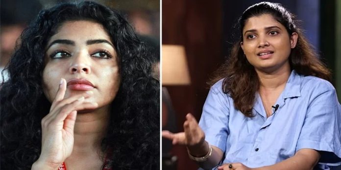ആശാവർക്കേഴ്സിന് ഐക്യദാർഢ്യം പ്രഖ്യാപിച്ച് റിമ കല്ലിങ്കലും ദിവ്യപ്രഭയും ആശാവർക്കേഴ്സിന് ഐക്യദാർഢ്യം പ്രഖ്യാപിച്ച് റിമ കല്ലിങ്കലും ദിവ്യപ്രഭയും