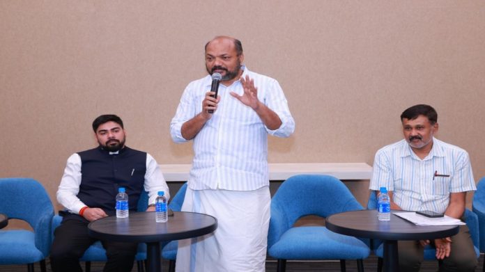 സിയാൽ പുനരധിവാസം : രണ്ടാംഘട്ട പാക്കേജിന് അംഗീകാരം സിയാൽ പുനരധിവാസം : രണ്ടാംഘട്ട പാക്കേജിന് അംഗീകാരം