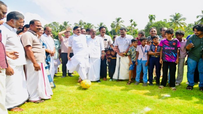 വിദ്യാർത്ഥികളെ ലഹരിയിലേക്ക് തള്ളിവിടാതെ കായിക മേഖലയിലേക്ക് തിരിച്ചു കൊണ്ടുവരണം : മന്ത്രി വി അബ്ദുറഹിമാൻ വിദ്യാർത്ഥികളെ ലഹരിയിലേക്ക് തള്ളിവിടാതെ കായിക മേഖലയിലേക്ക് തിരിച്ചു കൊണ്ടുവരണം : മന്ത്രി വി അബ്ദുറഹിമാൻ
