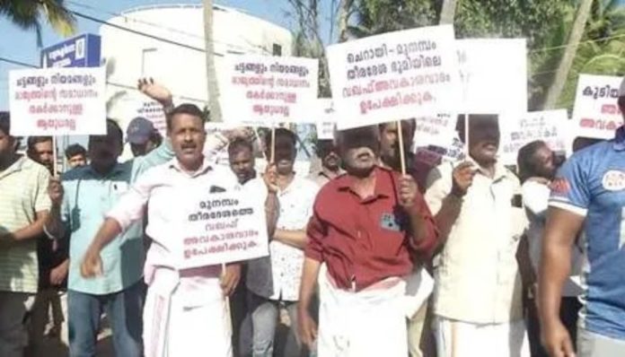 മുനമ്പം ഭൂമി തർക്കം : സംസ്ഥാന വ്യാപക പ്രതിഷേധത്തിന് ഒരുങ്ങി മുനമ്പം സമരസമിതി മുനമ്പം ഭൂമി തർക്കം : സംസ്ഥാന വ്യാപക പ്രതിഷേധത്തിന് ഒരുങ്ങി മുനമ്പം സമരസമിതി