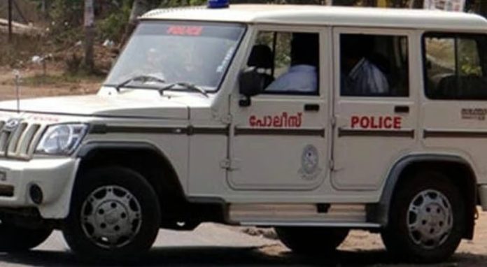 വാഹനത്തിന് പിഴയുണ്ടെന്ന പേരിൽ വ്യാജ സന്ദേശം ; മുന്നറിയിപ്പുമായി കേരള പോലീസ് വാഹനത്തിന് പിഴയുണ്ടെന്ന പേരിൽ വ്യാജ സന്ദേശം ; മുന്നറിയിപ്പുമായി കേരള പോലീസ്