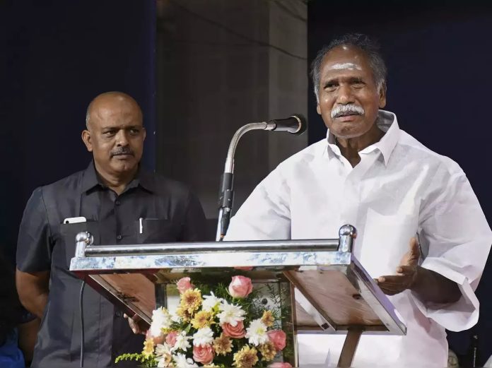 പുതുച്ചേരിയിൽ കടകളുടെ പേരുകൾ നിർബന്ധമായും തമിഴിൽ വേണം ; സർക്കുലർ ഉടനെന്ന് മുഖ്യമന്ത്രി എൻ. രംഗസാമി പുതുച്ചേരിയിൽ കടകളുടെ പേരുകൾ നിർബന്ധമായും തമിഴിൽ വേണം ; സർക്കുലർ ഉടനെന്ന് മുഖ്യമന്ത്രി എൻ. രംഗസാമി