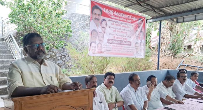 ലഹരി മാഫിയകളെ അമർച്ച ചെയ്യുവാൻ ജനപ്രതിനിധികളും രാഷ്ട്രീയ നേതാക്കന്മാരും മുന്നിട്ടിറങ്ങണം ; ചിറ്റയം ഗോപകുമാർ ലഹരി മാഫിയകളെ അമർച്ച ചെയ്യുവാൻ ജനപ്രതിനിധികളും രാഷ്ട്രീയ നേതാക്കന്മാരും മുന്നിട്ടിറങ്ങണം ; ചിറ്റയം ഗോപകുമാർ
