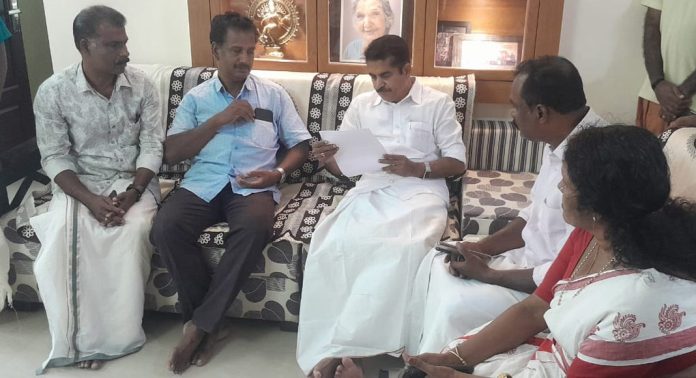 മേഘ മധുവിന്റെ മരണത്തിലെ ദുരൂഹത നീക്കാൻ ശക്തമായ ഇടപെടൽ നടത്തും ; അടൂർ പ്രകാശ് എം പി മേഘ മധുവിന്റെ മരണത്തിലെ ദുരൂഹത നീക്കാൻ ശക്തമായ ഇടപെടൽ നടത്തും ; അടൂർ പ്രകാശ് എം പി
