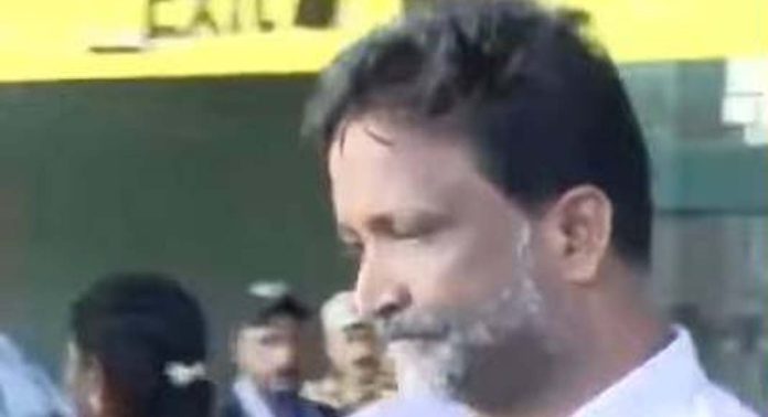 വെഞ്ഞാറമൂട് കൂട്ടക്കൊലയിൽ കുടുംബത്തിൻ്റെ കട ബാധ്യത അറിഞ്ഞിരുന്നില്ലെന്ന് അഫാന്റെ പിതാവ് വെഞ്ഞാറമൂട് കൂട്ടക്കൊലയിൽ കുടുംബത്തിൻ്റെ കട ബാധ്യത അറിഞ്ഞിരുന്നില്ലെന്ന് അഫാന്റെ പിതാവ്