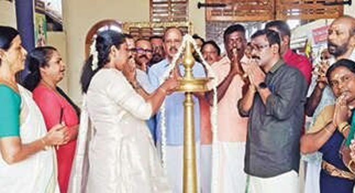 അമ്പലപ്പുഴ ശ്രീകൃഷ്ണസ്വാമീക്ഷേത്രത്തിൽ വേലകളി തുടങ്ങി അമ്പലപ്പുഴ ശ്രീകൃഷ്ണസ്വാമീക്ഷേത്രത്തിൽ വേലകളി തുടങ്ങി