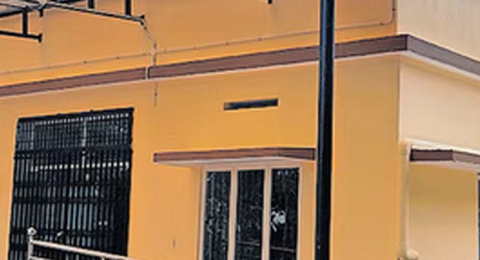 കെട്ടിട നിർമാണം പൂർത്തിയായിട്ടും അങ്ങാടി പ്രാഥമികാരോഗ്യ കേന്ദ്രം മാറ്റി സ്ഥാപിച്ചില്ല കെട്ടിട നിർമാണം പൂർത്തിയായിട്ടും അങ്ങാടി പ്രാഥമികാരോഗ്യ കേന്ദ്രം മാറ്റി സ്ഥാപിച്ചില്ല