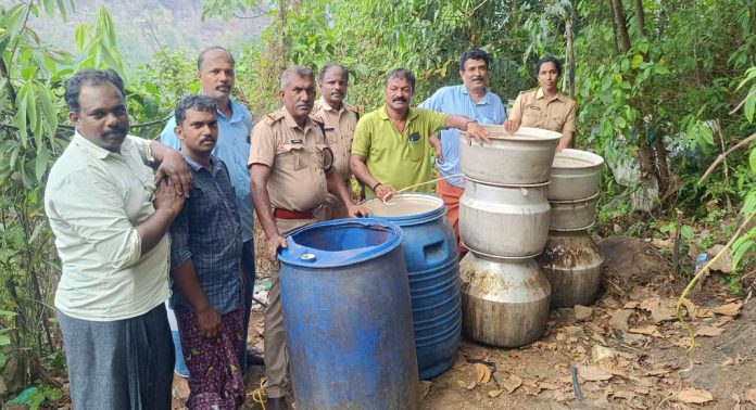 വട്ടപ്പാറയിൽ റാന്നി എക്സൈസ് സംഘത്തിന്റെ നേതൃത്വത്തിൽ വൻ കോട ശേഖരം പിടികൂടി വട്ടപ്പാറയിൽ റാന്നി എക്സൈസ് സംഘത്തിന്റെ നേതൃത്വത്തിൽ വൻ കോട ശേഖരം പിടികൂടി