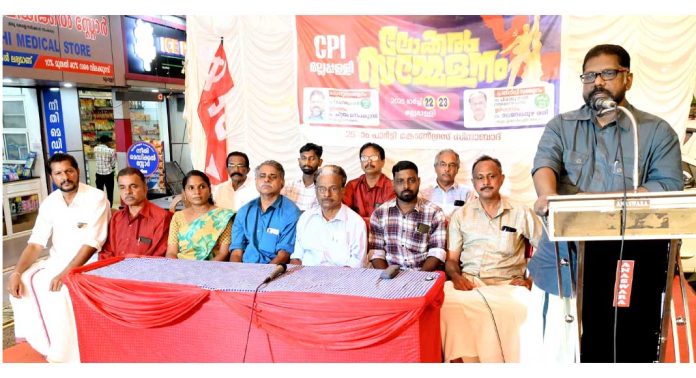 കേന്ദ്ര സര്ക്കാര് കുത്തക കമ്പനികളുടെ ഏജന്റ് മാത്രമായി മാറി : ഡെപ്യൂട്ടി സ്പീക്കര് കേന്ദ്ര സര്ക്കാര് കുത്തക കമ്പനികളുടെ ഏജന്റ് മാത്രമായി മാറി : ഡെപ്യൂട്ടി സ്പീക്കര്