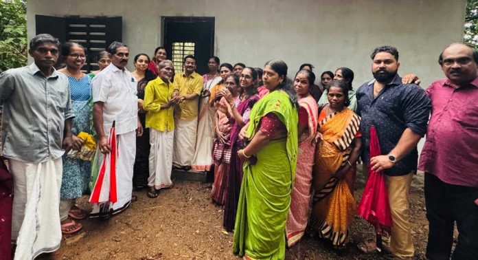 കുഞ്ഞുമോൻ ഇനി കുടുംബശ്രീയുടെ സ്നേഹ തണലിൽ ഉറങ്ങും കുഞ്ഞുമോൻ ഇനി കുടുംബശ്രീയുടെ സ്നേഹ തണലിൽ ഉറങ്ങും