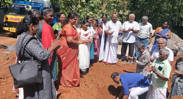 ഇരവിപേരൂര് ഗ്രാമപഞ്ചായത്തില് അങ്കണവാടിക്ക് തറക്കല്ലിട്ടു ഇരവിപേരൂര് ഗ്രാമപഞ്ചായത്തില് അങ്കണവാടിക്ക് തറക്കല്ലിട്ടു