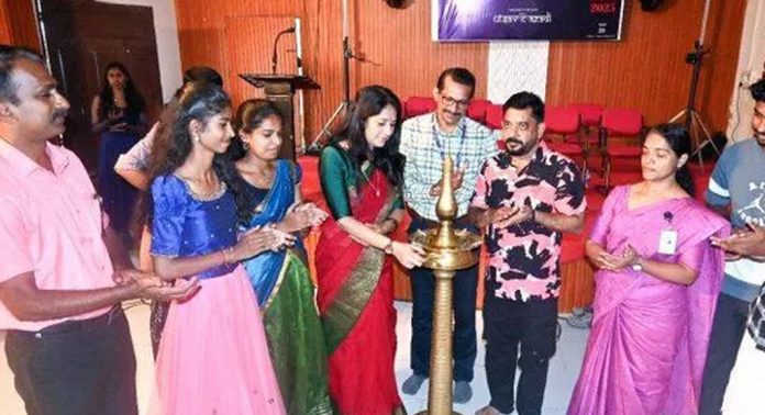 മഹാത്മാഗാന്ധി ചെങ്ങന്നൂർ സന്ദർശിച്ചതിന്റെ ശതാബ്ദി ആഘോഷം അയ്യപ്പ കോളേജ് വിദ്യാർത്ഥി യൂണിയന്റെ നേതൃത്വത്തിൽ ആഘോഷിച്ചു മഹാത്മാഗാന്ധി ചെങ്ങന്നൂർ സന്ദർശിച്ചതിന്റെ ശതാബ്ദി ആഘോഷം അയ്യപ്പ കോളേജ് വിദ്യാർത്ഥി യൂണിയന്റെ നേതൃത്വത്തിൽ ആഘോഷിച്ചു