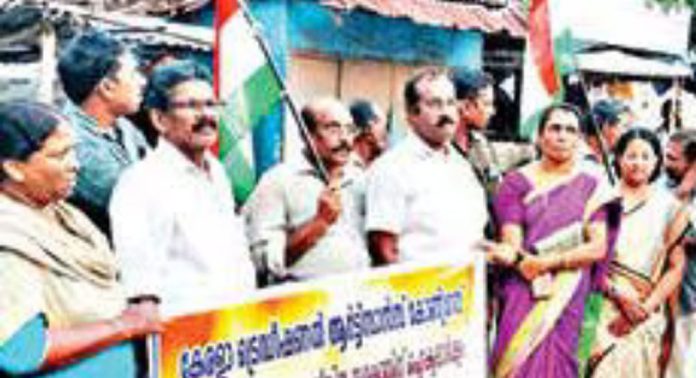 സമരത്തിലുള്ള ആശപ്രവർത്തകർക്ക് ഐക്യദാർഢ്യവുമായി വിവിധ സംഘടനകൾ സമരത്തിലുള്ള ആശപ്രവർത്തകർക്ക് ഐക്യദാർഢ്യവുമായി വിവിധ സംഘടനകൾ