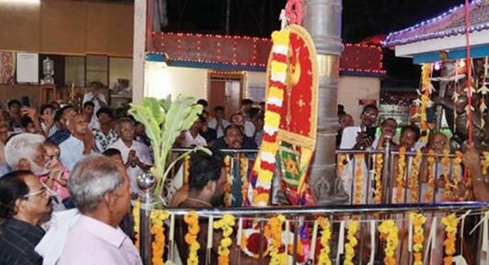 കീക്കൊഴൂർ ചെറുവള്ളിക്കാവ് ദേവീക്ഷേത്രത്തിലെ പൂരം ഉത്സവം കൊടിയേറി കീക്കൊഴൂർ ചെറുവള്ളിക്കാവ് ദേവീക്ഷേത്രത്തിലെ പൂരം ഉത്സവം കൊടിയേറി