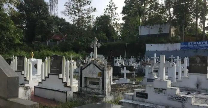 ഒഡിഷയിൽ നിർബന്ധിത മതപരിവർത്തനം നടത്തിയെന്ന് ക്രിസ്ത്യൻ കുടുംബങ്ങൾ ഒഡിഷയിൽ നിർബന്ധിത മതപരിവർത്തനം നടത്തിയെന്ന് ക്രിസ്ത്യൻ കുടുംബങ്ങൾ