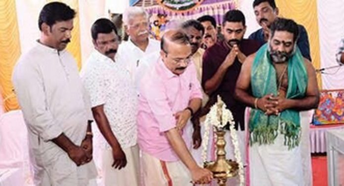 പുനർനിർമിച്ച ചിറ്റൂർ മഹാദേവക്ഷേത്ര സമര്പ്പണം നടന്നു പുനർനിർമിച്ച ചിറ്റൂർ മഹാദേവക്ഷേത്ര സമര്പ്പണം നടന്നു