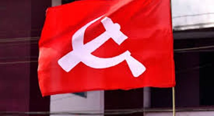 എ വി ജയനെ തരംതാഴ്ത്തിയ നടപടിക്ക് പിന്നാലെ എ വി ജയനുമായി ചർച്ച നടത്തി സിപിഎം നേതാക്കൾ എ വി ജയനെ തരംതാഴ്ത്തിയ നടപടിക്ക് പിന്നാലെ എ വി ജയനുമായി ചർച്ച നടത്തി സിപിഎം നേതാക്കൾ