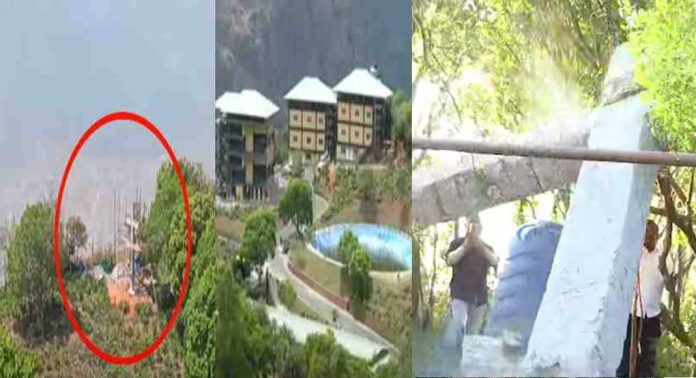 പരുന്തുംപാറയിലെ റിസോർട്ടിൽ നിർമ്മിച്ച കുരിശ് റവന്യൂ സംഘം പൊളിച്ചു നീക്കി പരുന്തുംപാറയിലെ റിസോർട്ടിൽ നിർമ്മിച്ച കുരിശ് റവന്യൂ സംഘം പൊളിച്ചു നീക്കി