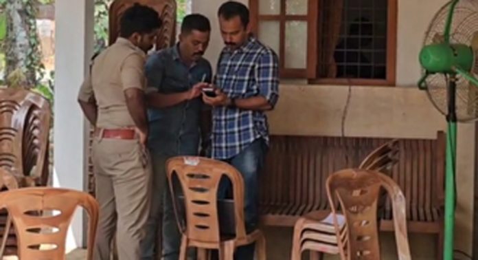വിദ്യാർത്ഥികൾ മർദ്ദിച്ച് കൊലപ്പെടുത്തിയ ഷഹബാസിന്റെ വീട്ടിൽ സൈബർസെല്ലിന്റെ പരിശോധന വിദ്യാർത്ഥികൾ മർദ്ദിച്ച് കൊലപ്പെടുത്തിയ ഷഹബാസിന്റെ വീട്ടിൽ സൈബർസെല്ലിന്റെ പരിശോധന
