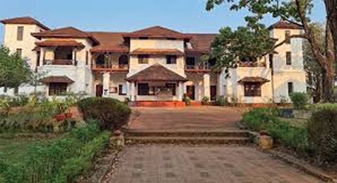 ആലുവ യുസി കോളേജിലെ വിദ്യാർത്ഥികൾക്ക് ഛർദ്ദിയും അതിസാരവും ; നാല് ഹോസ്റ്റലുകളും അടയ്ക്കും ആലുവ യുസി കോളേജിലെ വിദ്യാർത്ഥികൾക്ക് ഛർദ്ദിയും അതിസാരവും ; നാല് ഹോസ്റ്റലുകളും അടയ്ക്കും