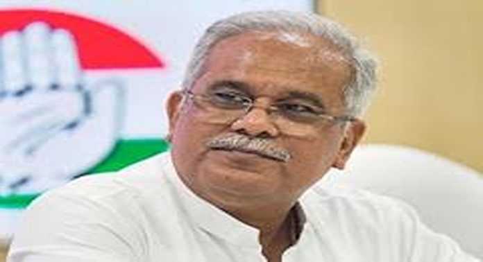 ഛത്തീസ്ഗഡ് മുൻ മുഖ്യമന്ത്രി ഭൂപേഷ് ബാഗേലിന്റെ വസതിയിൽ റെയ്ഡ് ഛത്തീസ്ഗഡ് മുൻ മുഖ്യമന്ത്രി ഭൂപേഷ് ബാഗേലിന്റെ വസതിയിൽ റെയ്ഡ്
