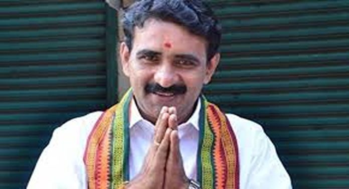 പി.കെ.ശ്രീമതിയെയും കുടുംബത്തെയും അപകീര്ത്തിപ്പെടുത്തിയെന്ന കേസ് ; പരസ്യമായി ഖേദം പ്രകടിപ്പിച്ച് ബി.ഗോപാലകൃഷ്ണന് പി.കെ.ശ്രീമതിയെയും കുടുംബത്തെയും അപകീര്ത്തിപ്പെടുത്തിയെന്ന കേസ് ; പരസ്യമായി ഖേദം പ്രകടിപ്പിച്ച് ബി.ഗോപാലകൃഷ്ണന്