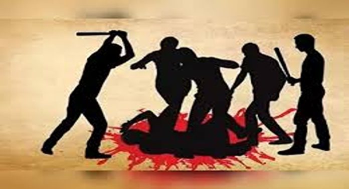 കര്ണാടകയിൽ എന്ജിനിയറിങ് വിദ്യാര്ഥിയെ തല്ലിച്ചതച്ച് അഞ്ചംഗ സംഘം കര്ണാടകയിൽ എന്ജിനിയറിങ് വിദ്യാര്ഥിയെ തല്ലിച്ചതച്ച് അഞ്ചംഗ സംഘം