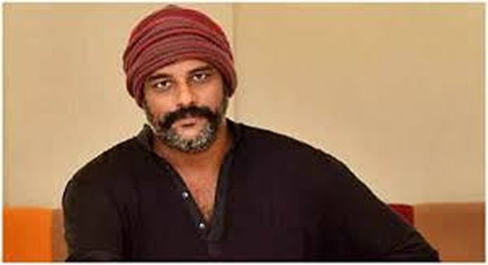 എമ്പുരാൻ വിവാദങ്ങളിൽ പ്രതികരിക്കാതെ തിരക്കഥാകൃത്ത് മുരളിഗോപി എമ്പുരാൻ വിവാദങ്ങളിൽ പ്രതികരിക്കാതെ തിരക്കഥാകൃത്ത് മുരളിഗോപി