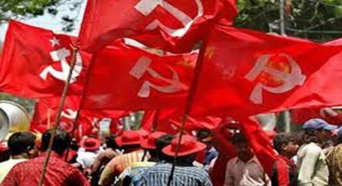 പാനൂരിൽ സിപിഎം നേതാക്കൾക്ക് ക്വട്ടേഷൻ സംഘത്തിന്റെ പരസ്യ ഭീഷണി പാനൂരിൽ സിപിഎം നേതാക്കൾക്ക് ക്വട്ടേഷൻ സംഘത്തിന്റെ പരസ്യ ഭീഷണി