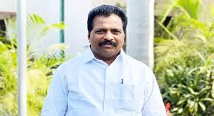 കൂടുതൽ തവണ മത്സരിച്ചതിന് വേട്ടയാടുന്നുവെന്ന് കൊടിക്കുന്നിൽ സുരേഷ് കൂടുതൽ തവണ മത്സരിച്ചതിന് വേട്ടയാടുന്നുവെന്ന് കൊടിക്കുന്നിൽ സുരേഷ്