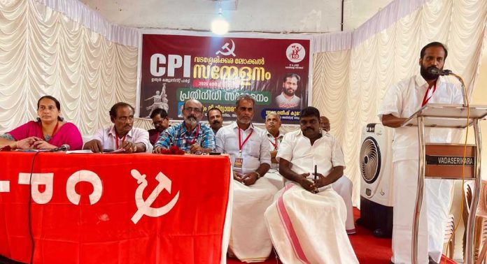 ബംഗ്ലാംകടവ്-ജണ്ടായിക്കല്-ഒഴുവന്പാറ റോഡിന്റെ പുനരുദ്ധാരണം വേഗത്തിലാക്കണമെന്ന് സി.പി.ഐ വടശേരിക്കര ലോക്കല് സമ്മേളനം ബംഗ്ലാംകടവ്-ജണ്ടായിക്കല്-ഒഴുവന്പാറ റോഡിന്റെ പുനരുദ്ധാരണം വേഗത്തിലാക്കണമെന്ന് സി.പി.ഐ വടശേരിക്കര ലോക്കല് സമ്മേളനം