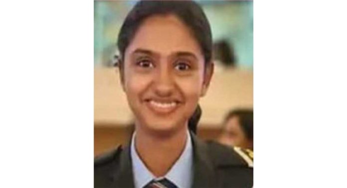 പത്തനംതിട്ട കോന്നി സ്വദേശിനിയെ റെയിൽവേ ട്രാക്കിൽ മരിച്ച നിലയിൽ കണ്ടെത്തി പത്തനംതിട്ട കോന്നി സ്വദേശിനിയെ റെയിൽവേ ട്രാക്കിൽ മരിച്ച നിലയിൽ കണ്ടെത്തി