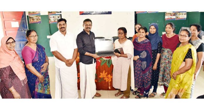 പൊതുവിദ്യാലയങ്ങൾക്ക് പത്തനംതിട്ട നഗരസഭയുടെ പിന്തുണ പൊതുവിദ്യാലയങ്ങൾക്ക് പത്തനംതിട്ട നഗരസഭയുടെ പിന്തുണ