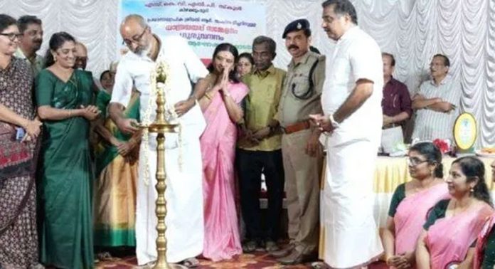 കിഴക്കുംമുറി എസ്.കെ.വി എൽ.പി സ്കൂളിന്റെ വജ്രജൂബിലി ആഘോഷവും യാത്രയയപ്പ് സമ്മേളനവും നടത്തി കിഴക്കുംമുറി എസ്.കെ.വി എൽ.പി സ്കൂളിന്റെ വജ്രജൂബിലി ആഘോഷവും യാത്രയയപ്പ് സമ്മേളനവും നടത്തി