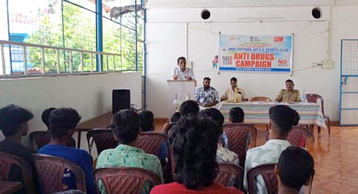 കോന്നി മാരൂർപാലം ശ്രീ ചിത്തിര ആർട്സ് & സ്പോർട്സ് ക്ലബ്ബും നെഹ്റു യുവകേന്ദ്ര പത്തനംതിട്ടയും സംയുക്തമായി ആന്റി ഡ്രഗ്സ് ക്യാമ്പയിന് സംഘടിപ്പിച്ചു കോന്നി മാരൂർപാലം ശ്രീ ചിത്തിര ആർട്സ് & സ്പോർട്സ് ക്ലബ്ബും നെഹ്റു യുവകേന്ദ്ര പത്തനംതിട്ടയും സംയുക്തമായി ആന്റി ഡ്രഗ്സ് ക്യാമ്പയിന് സംഘടിപ്പിച്ചു