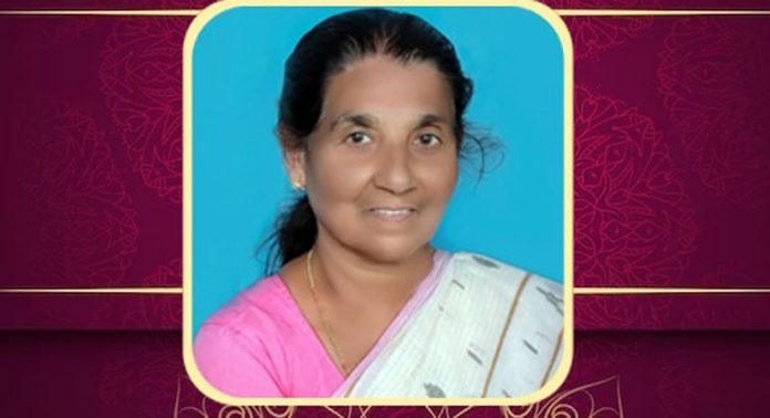 മികച്ച വനിതാ പൊതു പ്രവർത്തകയ്ക്കുള്ള സിനിമ പ്രേക്ഷക കൂട്ടായ്മ പുരസ്കാരം കോമളം അനിരുദ്ധന് മികച്ച വനിതാ പൊതു പ്രവർത്തകയ്ക്കുള്ള സിനിമ പ്രേക്ഷക കൂട്ടായ്മ പുരസ്കാരം കോമളം അനിരുദ്ധന്
