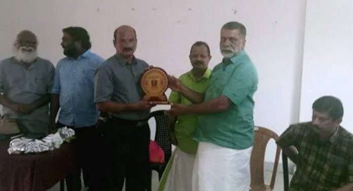 കെ.എസ്.ആർ.ടി.സി ഡിപ്പോയിൽ നിന്നും പിരിയുന്ന സർജന്റ് പി.കെ രഘുനാഥന് വിപുലമായ യാത്രയയപ്പ് നല്കി കെ.എസ്.ആർ.ടി.സി ഡിപ്പോയിൽ നിന്നും പിരിയുന്ന സർജന്റ് പി.കെ രഘുനാഥന് വിപുലമായ യാത്രയയപ്പ് നല്കി