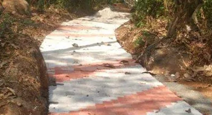 നിർമ്മലപുരം – മുഴയമുട്ടം ഫോറസ്റ്റ് റോഡിന്റെ നവീകരണം ആരംഭിച്ചു നിർമ്മലപുരം – മുഴയമുട്ടം ഫോറസ്റ്റ് റോഡിന്റെ നവീകരണം ആരംഭിച്ചു