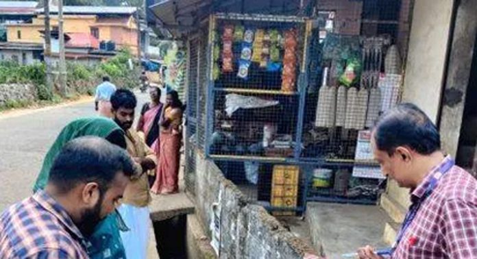 വായ്പൂരിലെ വ്യാപാര സ്ഥാപനങ്ങളിൽ പരിശോധന നടത്തി വായ്പൂരിലെ വ്യാപാര സ്ഥാപനങ്ങളിൽ പരിശോധന നടത്തി